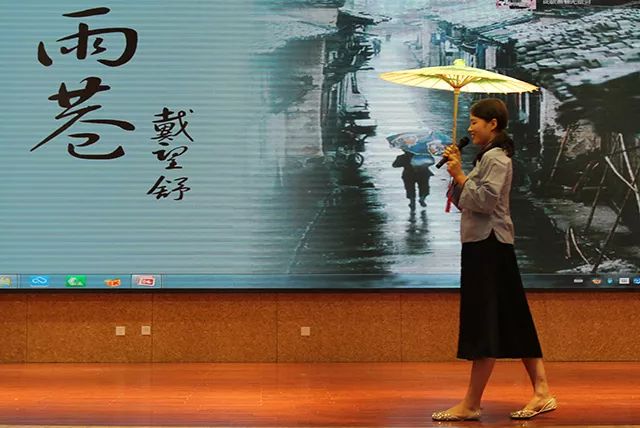 “校长在线”来了，快为闻涛中学男神校长打call~