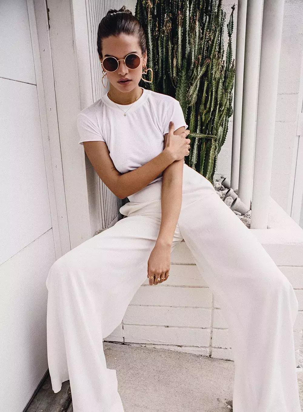 显瘦阔腿裤百搭秋季,最好穿的白色显瘦阔腿裤