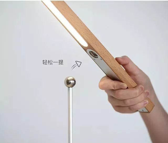 这才是护眼灯该有的样子,又高又大的护眼灯