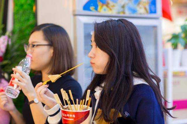 三兄弟手推车推出12亿年销量，开店600家，靠这招坪效飙升