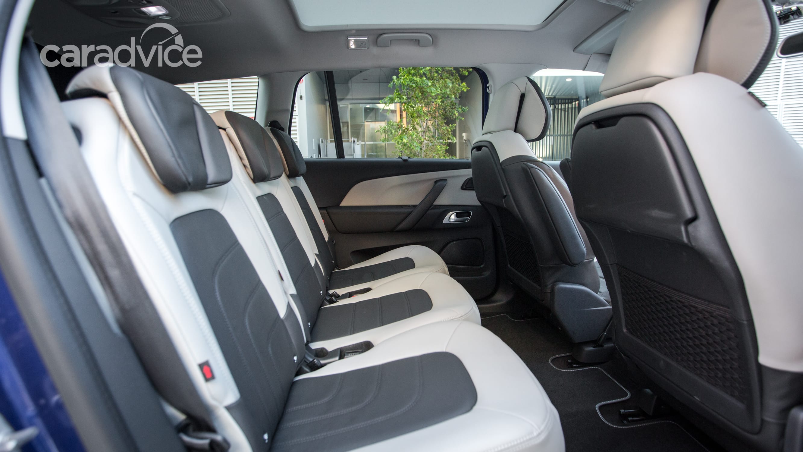 雪铁龙毕加索2023款落地多少钱,雪铁龙c4毕加索七座mpv落地价