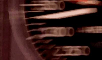 关注｜川航机长首次露面，亲述“空中浩劫”惊魂经历：副机长半个身子被吸出窗外、温度骤降外加强风力袭击……