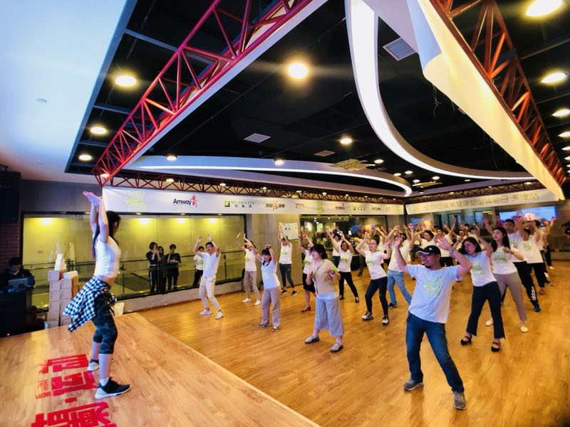 听说参加这个活动的都瘦了，特别是腰！