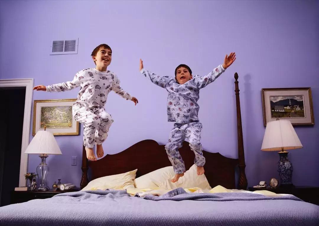 睡衣几天洗一次最好,睡衣是否一个星期洗一次