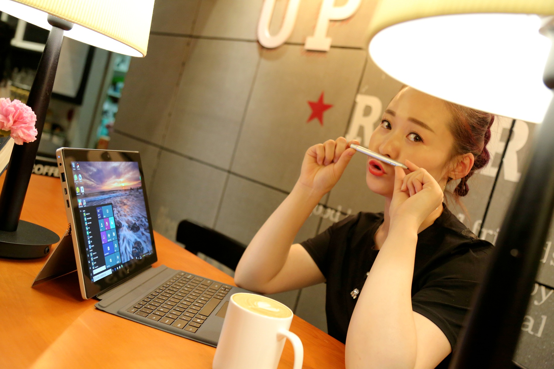 voyoi7plus二合一平板电脑,轻薄便携兼具性能笔记本5000