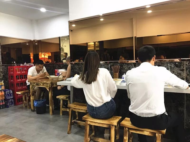 南京有一家古怪的面馆,南京最有名的肉丝面