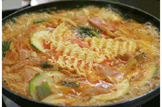 电影《喜欢你》｜金城武牌方便面，味道如何？