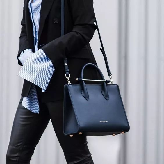 流行什么款式的包包又实用,今年流行大包包还是小包包