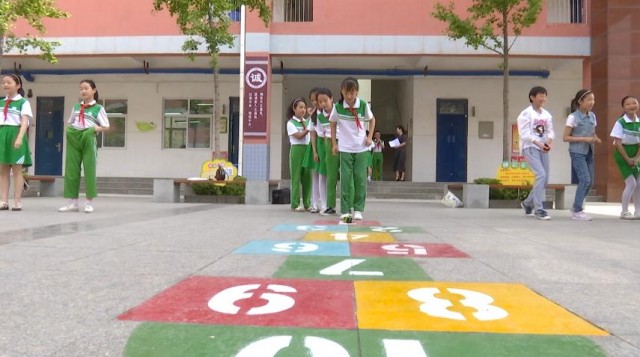 渭南市丰荫明德小学表演,丰荫明德小学室外操