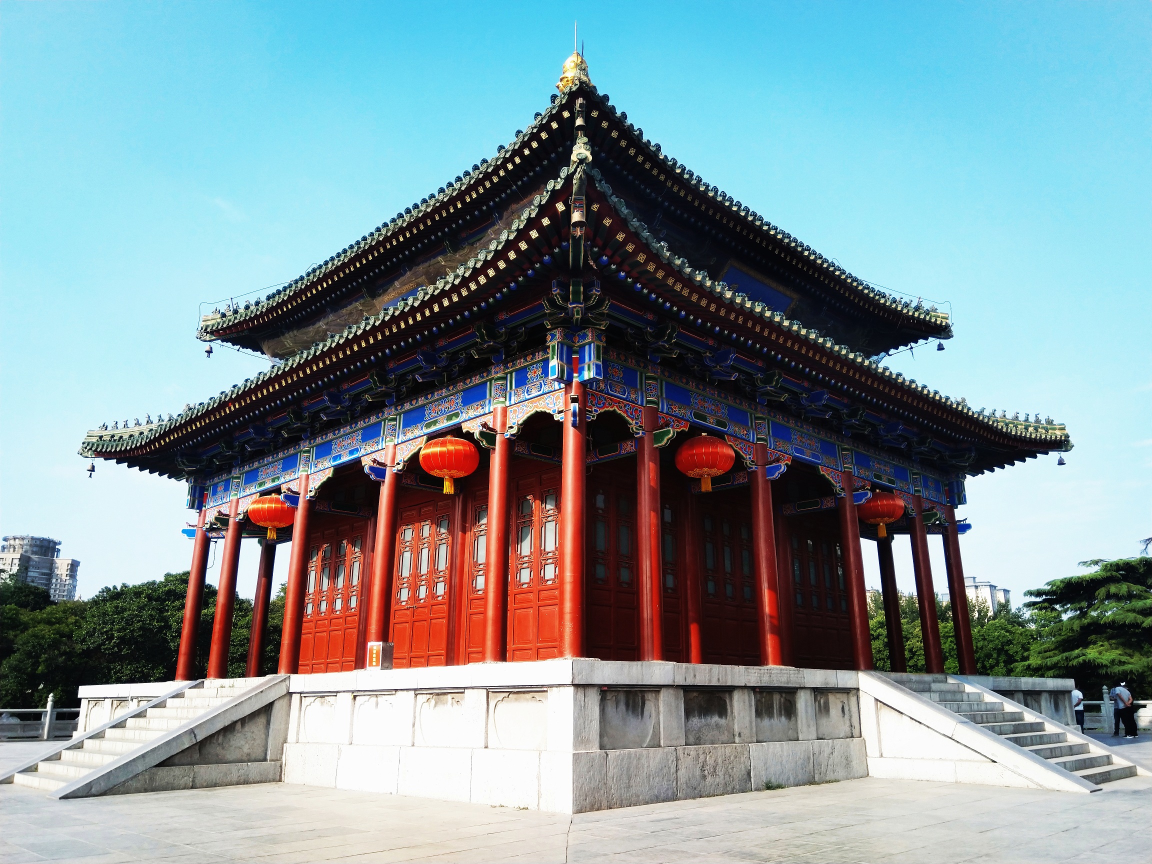 李白云想衣裳花想容这首诗背景,云想衣裳花想容李白给谁写的诗