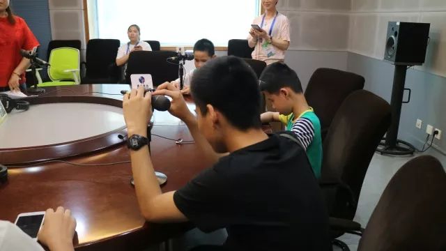 今天是这群特殊孩子的节日！佛山电台的大田、交通国都为他们祝福……