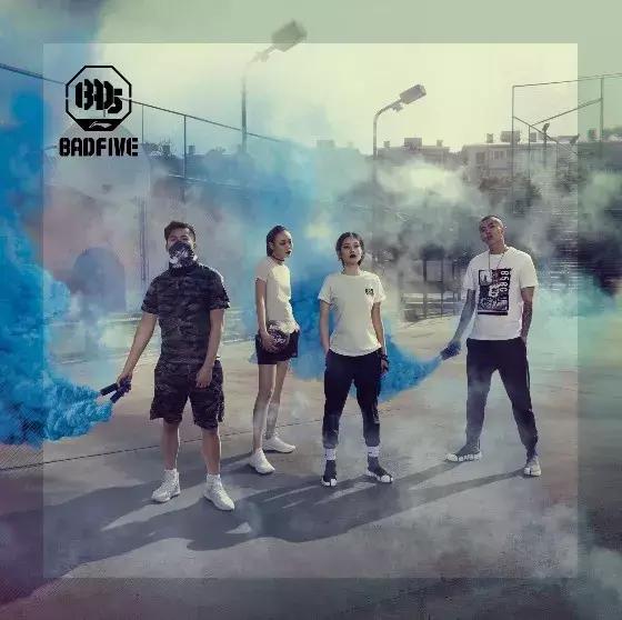 以后装逼就说我穿李宁的时候，你还在穿阿迪耐克