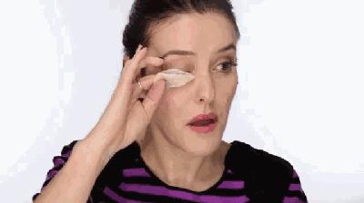 夏天爆汗不脱妆方法,夏天爆汗底妆怎么护