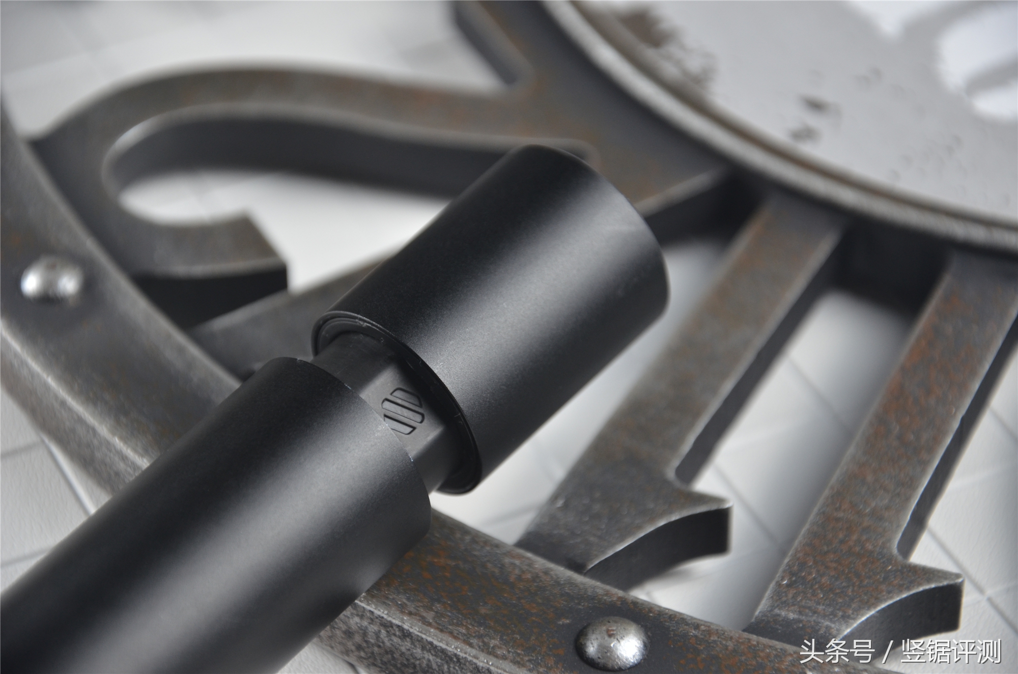 小米强光手电筒评测,小米极蜂变焦强光手电筒