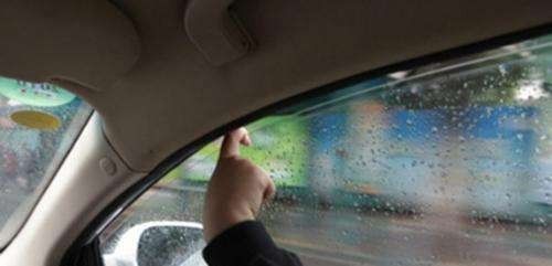 宋plusdm-i下雨天后视镜起雾,下雨天左右后视镜起雾怎么解决