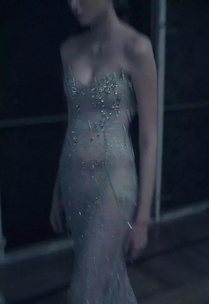 颖儿千山暮雪130斤,颖儿婚纱多少钱