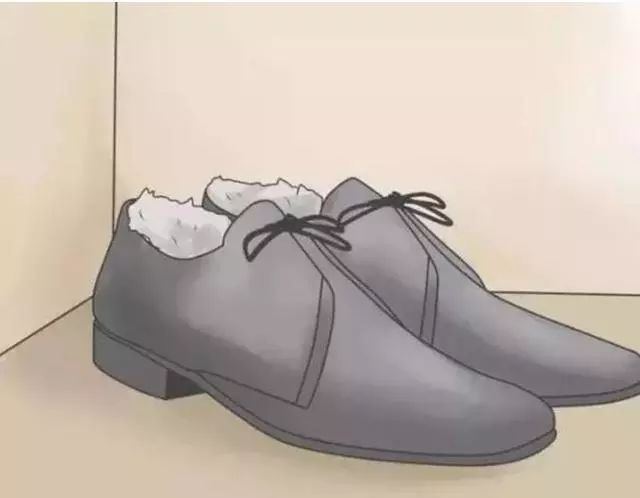 鞋子里面的纸团有什么大用处呢,鞋里的纸团用什么能代替