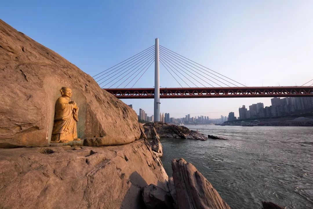 重庆夜景真的比香港好看吗,重庆夜景为什么比香港还繁华