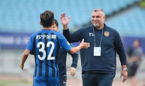 苏宁易购的鞋子,苏宁易购上的鞋子