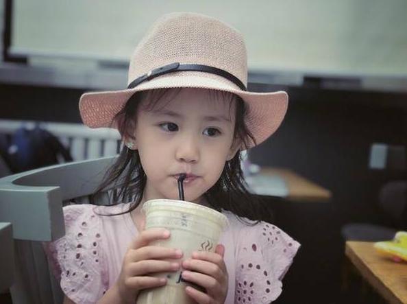 多多妈前后照片对比,多多妈照片大全