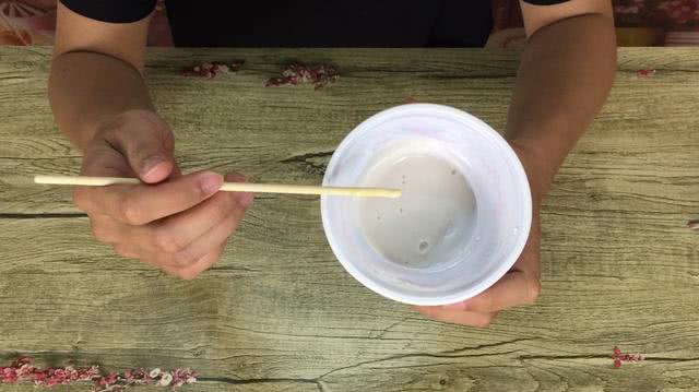 手上长老茧一样的硬皮涂什么,手上长一点硬皮死皮