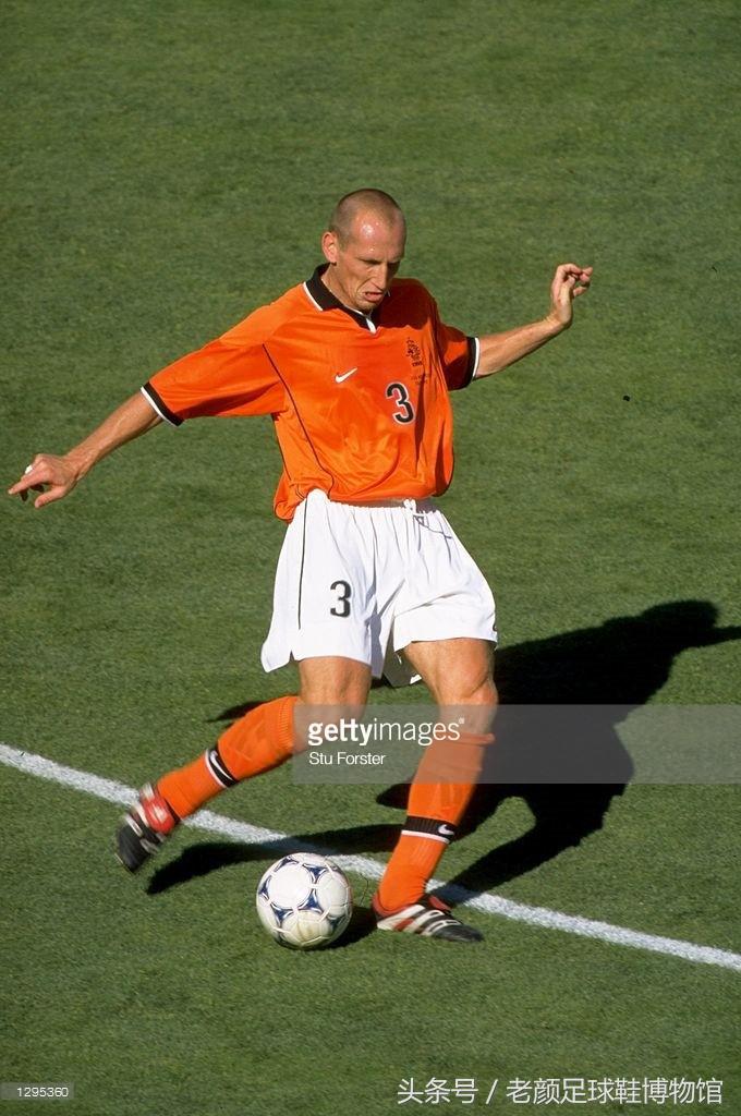 02年世界杯足球鞋回顾,世界杯最火前十的足球鞋