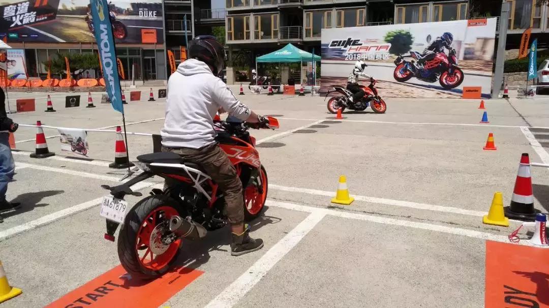 ktm390duke老款改新款,最新款ktm390duke座高