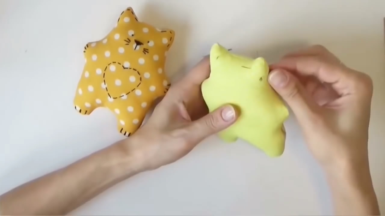 暖猫布艺手工材料包教程,diy包包手工灰蓝猫头缝制教程