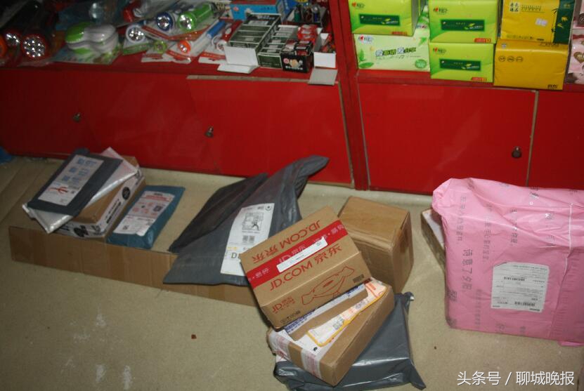 学校附近店铺向未成年人租手机,未成年人校园周边销售网点