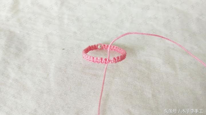 diy红绳戒指教程慢动作,红绳小银珠子戒指简单