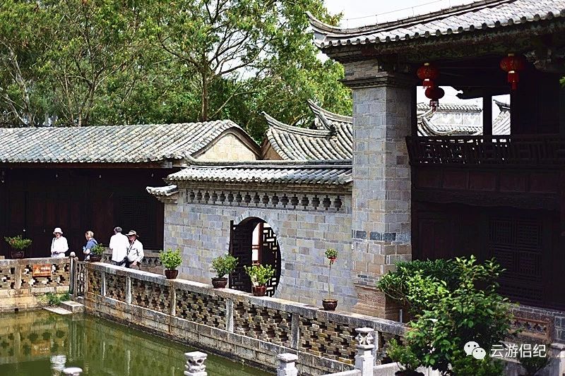 与“十二道锋味”撞满怀