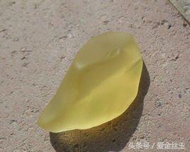 戈壁滩宝石光,世界上有一种宝石可以换一套豪宅