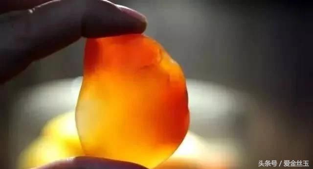 戈壁滩宝石光,世界上有一种宝石可以换一套豪宅