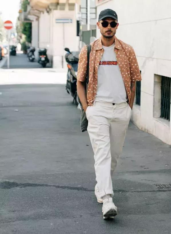 想要帽子戴的帅,清洁必须得跟上