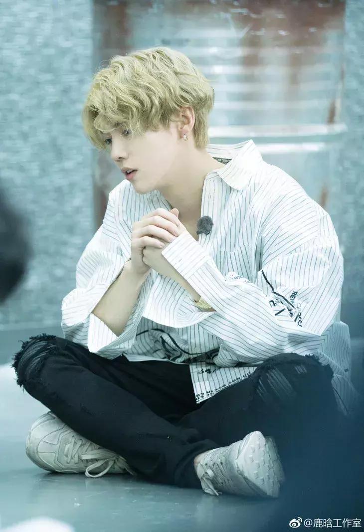 杨幂刘雯秋冬潮品,杨幂刘雯都为超长大衣着迷