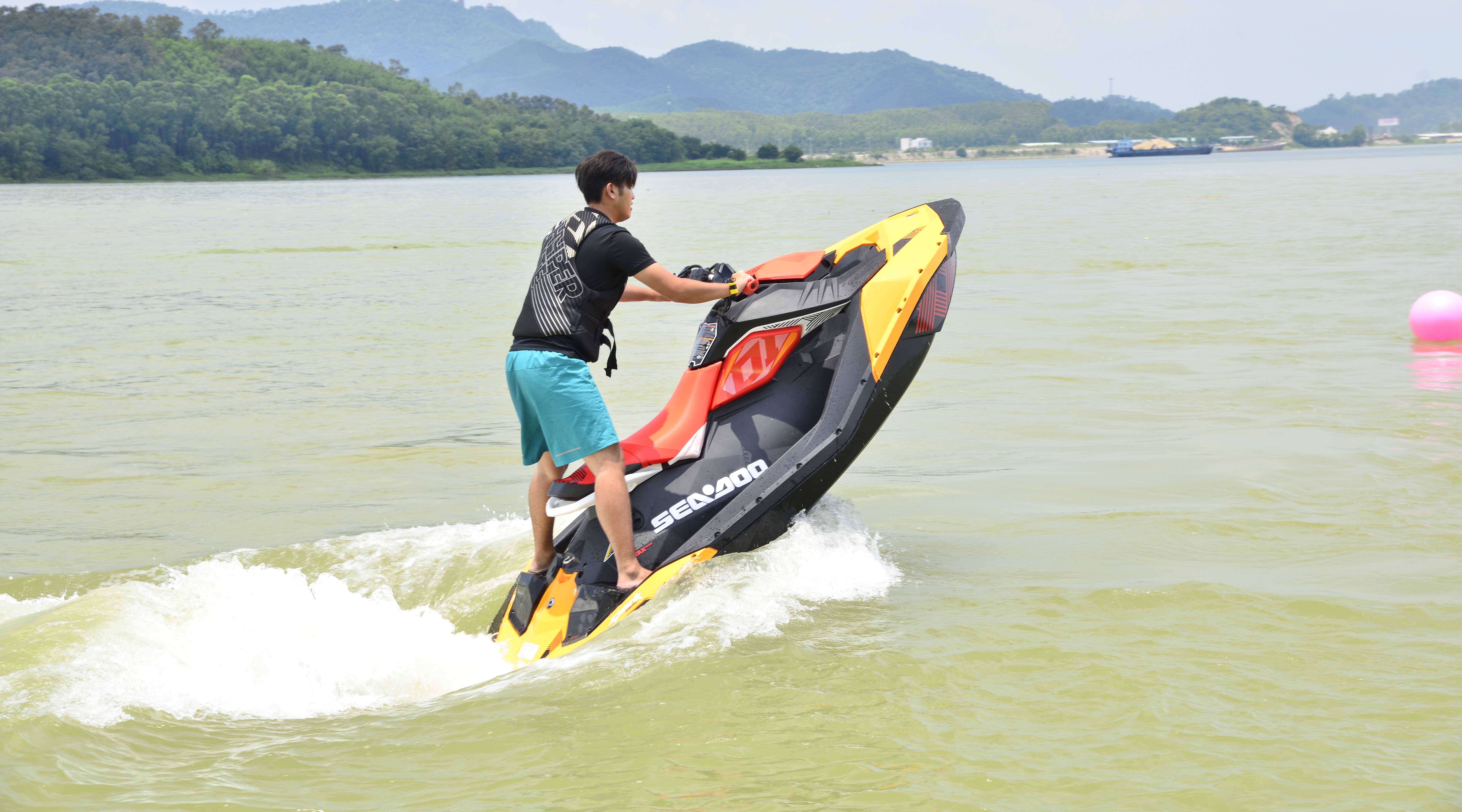 第一次体验海上摩托艇,真实的水上摩托艇