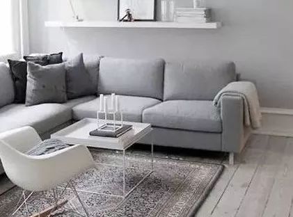 地上头发清理小妙招,头发遍地都是怎样才能清理干净