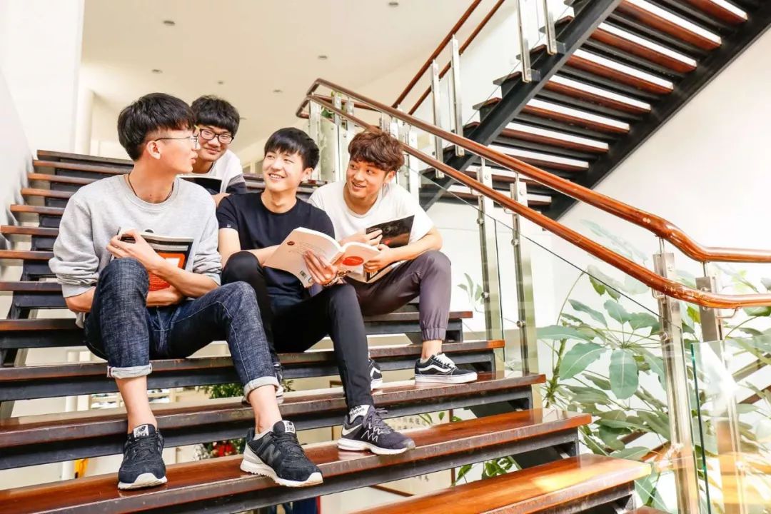 藏在松江叶榭镇里的这所大学，实力越来越厉害了！