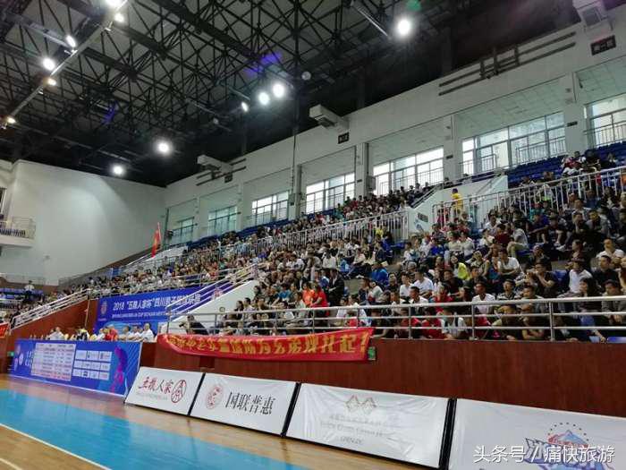 自贡篮球全场,自贡男篮比赛