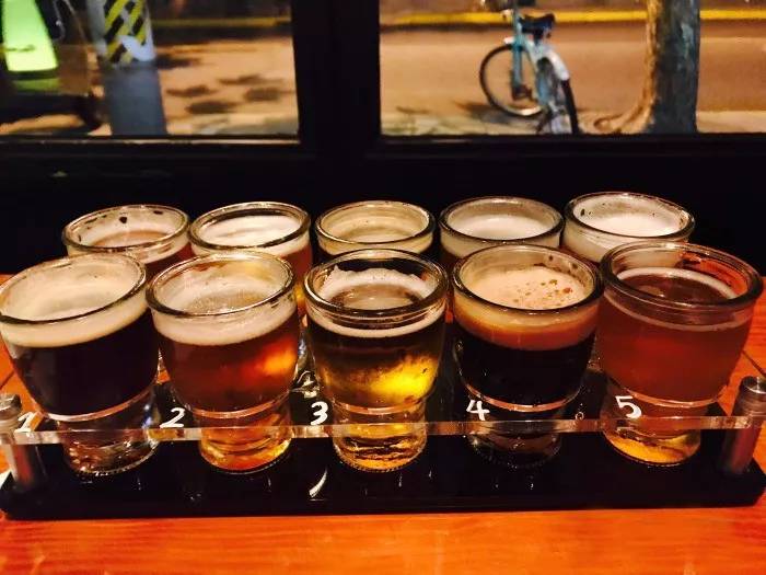 世界杯看球攻略图,又能看世界杯又能喝酒的地方