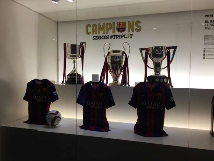 巴萨主场诺坎普是城市名吗,巴萨主场诺坎普颠球