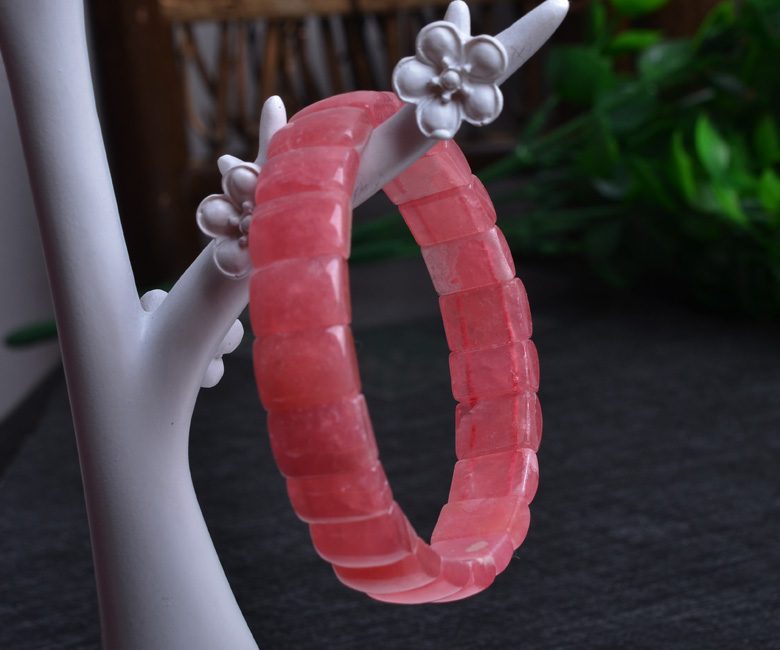 红纹石属于什么档次,红纹石属于昂贵的宝石吗