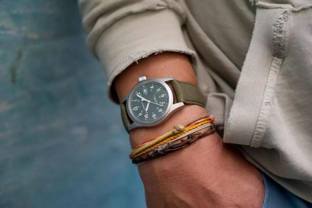 川航英雄机长刘传建的专业精神，从他的腕表足以见得