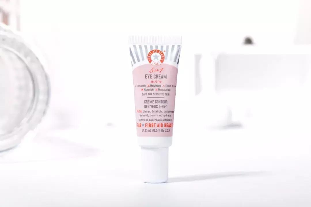 秒杀雅诗兰黛眼霜,安娜柏林多功能滋润小白管眼霜