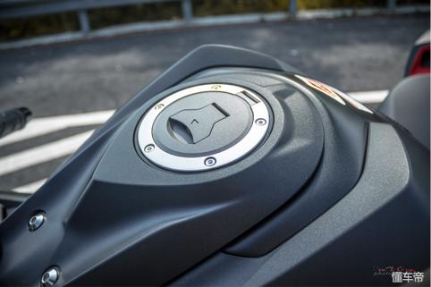 本田cbr250rr四缸水冷跑车,本田cbr250rr是街跑吗