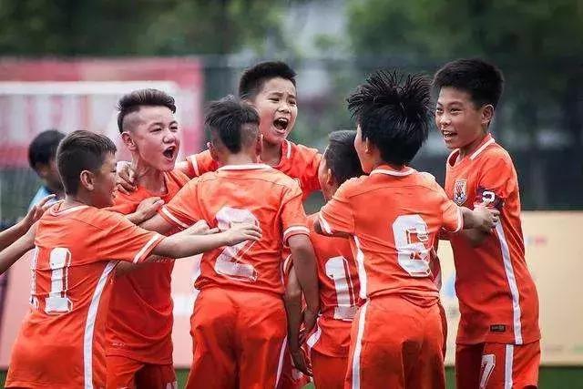 我们“请来”梅西，共赴天府之国的消夏party！