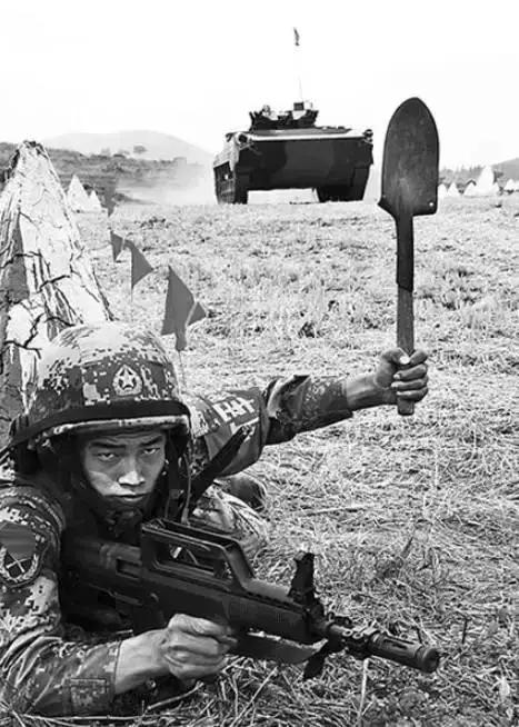 挖土也能打赢敌人吗?是的!这就是解放军的土工作业!