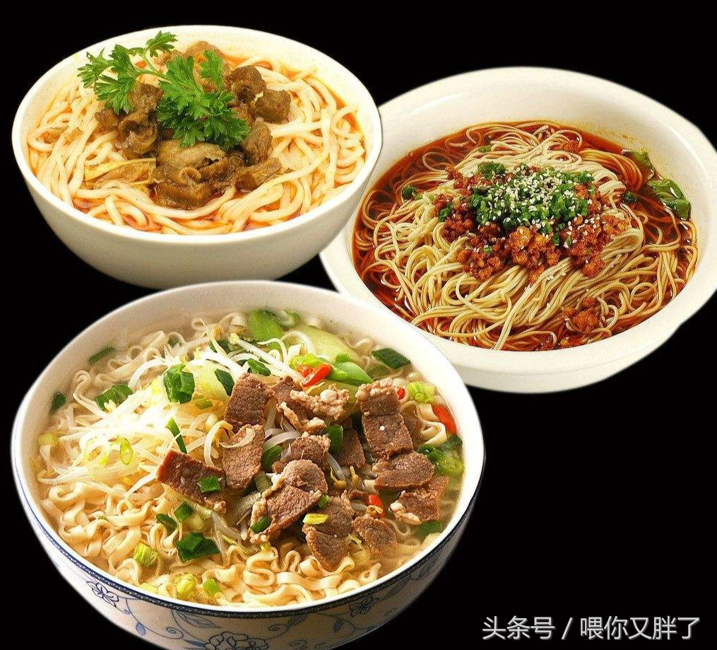 手擀面条用冷水还是热水和面,手擀面面条筋道的配方