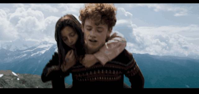 这部简简单单的00后电影，才90分钟就已经甜到犯规！