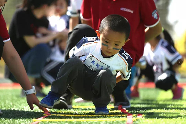 足球亲子活动通知,欢乐六一亲子足球嘉年华